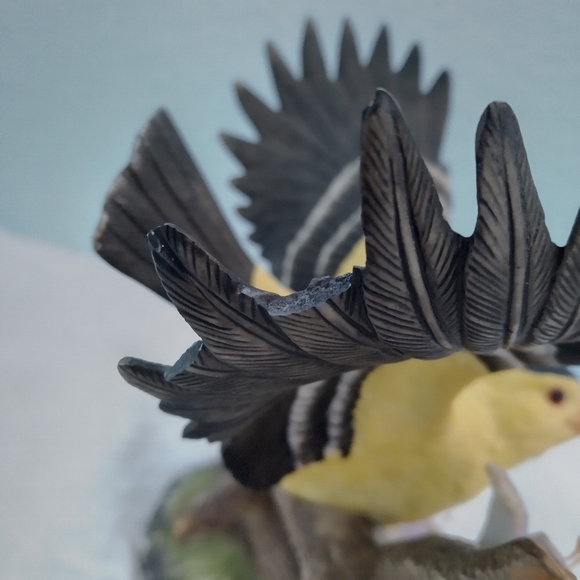 Goldfinch and Lilies Vintage Ceramic Hand Painted Figurine Cottagcore - Picture 13 of 16